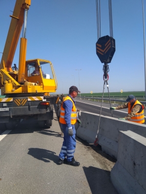 Repozitionat parapet de beton A4 km 11 calea 2 Nod Rutier A4-DN3