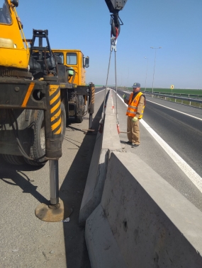 Repozitionat parapet de beton A4 km 11 calea 2 Nod Rutier A4-DN3