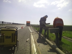 Înlocuit parapet A2C1 km 142