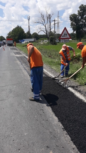 D Tandarei - Reparatii asfaltice cu mixtura caldaBA16 DN2A km 100+600-100+800 