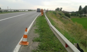 SDN Braila DN2B  km67 loc.Ianca curatat de vegetatie sferturi de con si sub parapet elastic rampe pasaj