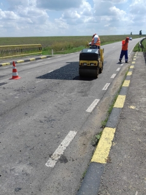 Reparatii asfaltice cu mixtura calda - D 21 km 71-72