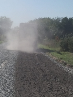 Partea stângă a drumului  liant hidraulic