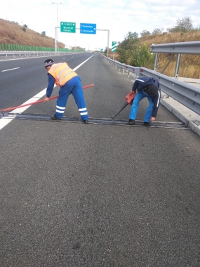 Curățat elemente de acoperire a rosturilor A2 km 161+600 cale 1+2