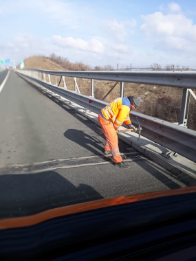 7 febr. Sectia Autostrazi - Curățat elemente de acoperire a rosturilor A2