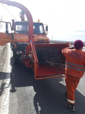 Lucrări de curățare a zonei drumului pe DN 3C, km 4 și tocare lăstăriș pe DN 22C, km 27 - executate de Secția de Drumuri Naționale Constanta - D.R.D.P. Constanța 